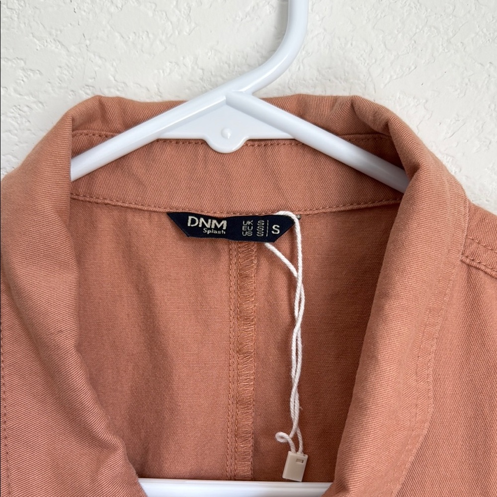 Brown Mini Dress with Mandarin Collar and Short Sleeves - Picture 2 of 11